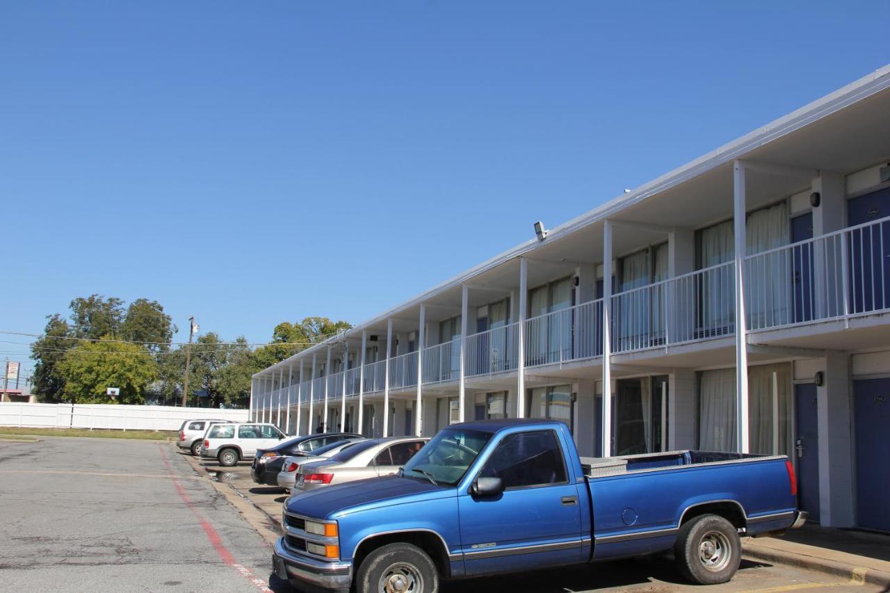 Motel Lonestar And 2*