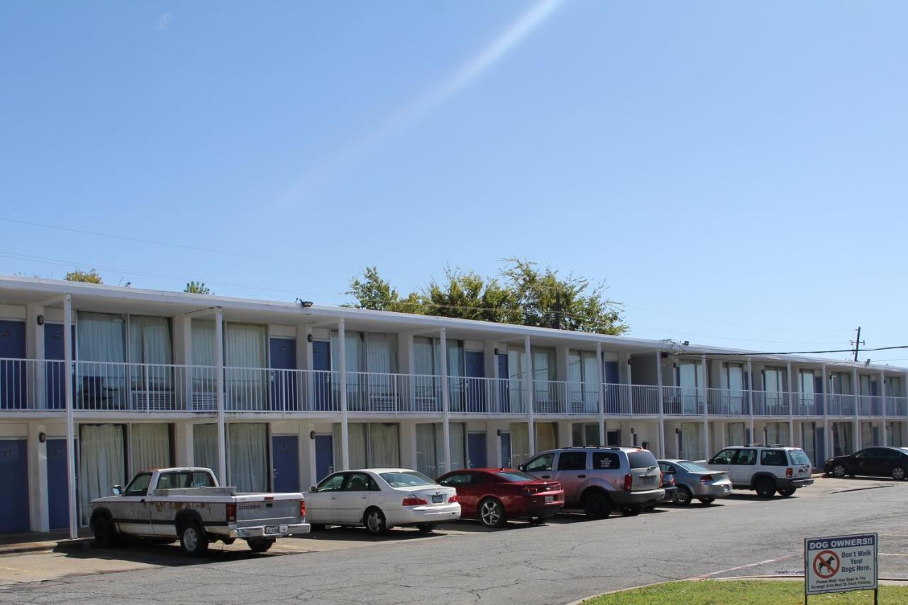 Motel Lonestar And